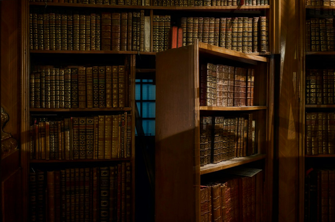 mystery writer researching old cases